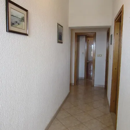 Petar * Omis