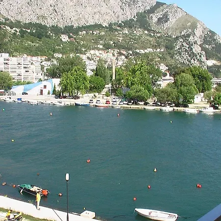 Apartment Petar Omis
