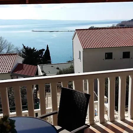 Petar Appartamento Omiš